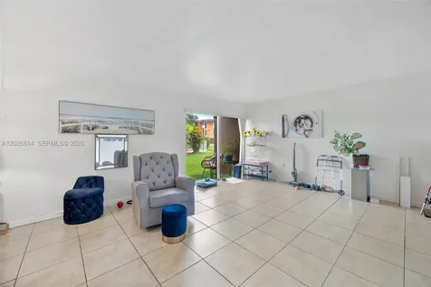 9445 SW 76th Street Miami FL 33173