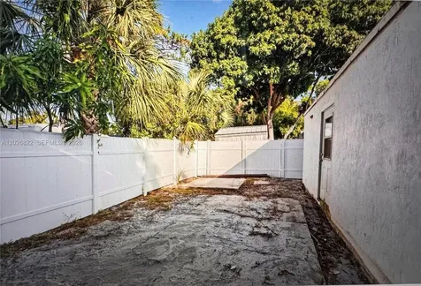 1705 Davie Boulevard Fort Lauderdale FL 33312