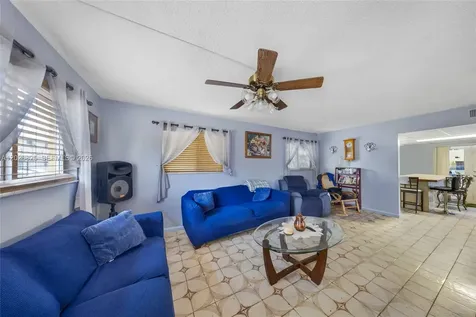 840 NW 4th Street Miami FL 33128