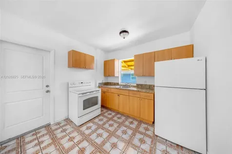 840 NW 4th Street Miami FL 33128
