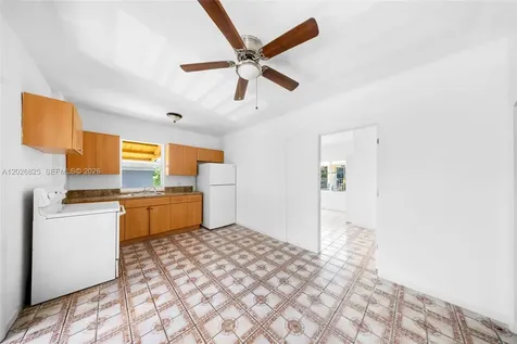 840 NW 4th Street Miami FL 33128