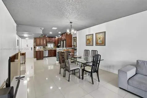 8941 S Hollybrook Boulevard Pembroke Pines FL 33025