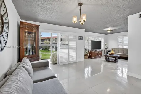 8941 S Hollybrook Boulevard Pembroke Pines FL 33025