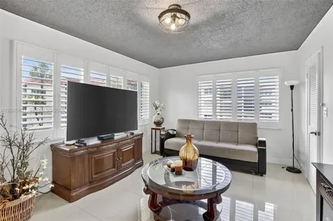 8941 S Hollybrook Boulevard Pembroke Pines FL 33025