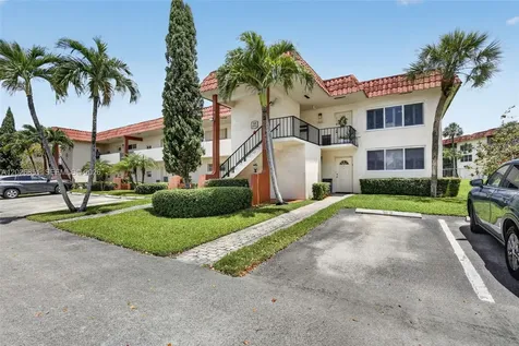 8941 S Hollybrook Boulevard Pembroke Pines FL 33025