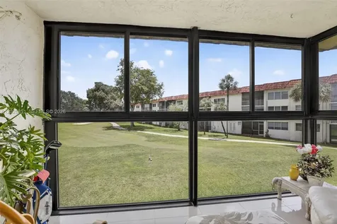 8941 S Hollybrook Boulevard Pembroke Pines FL 33025