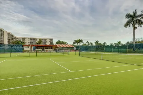 8941 S Hollybrook Boulevard Pembroke Pines FL 33025
