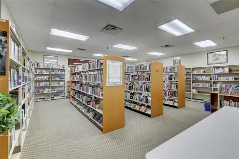 8941 S Hollybrook Boulevard Pembroke Pines FL 33025