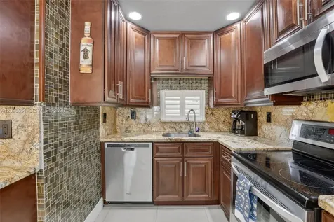8941 S Hollybrook Boulevard Pembroke Pines FL 33025