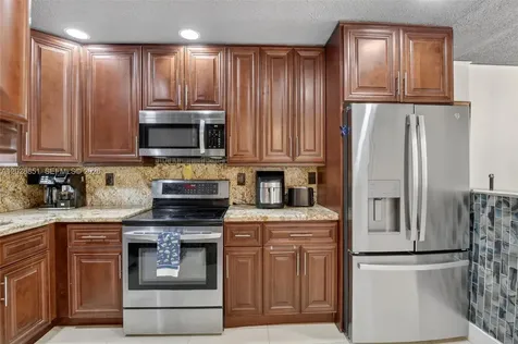 8941 S Hollybrook Boulevard Pembroke Pines FL 33025