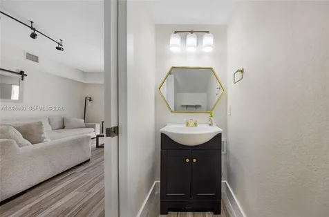 8942 W Flagler Street Miami FL 33174