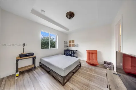 8942 W Flagler Street Miami FL 33174