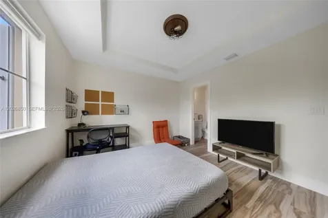 8942 W Flagler Street Miami FL 33174