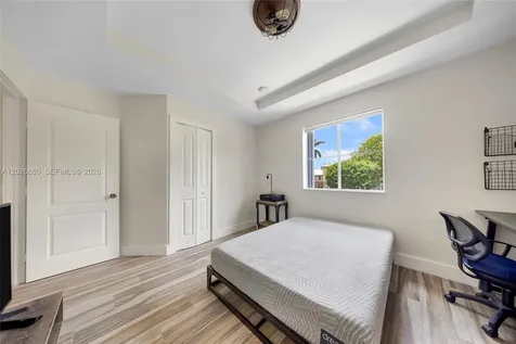 8942 W Flagler Street Miami FL 33174