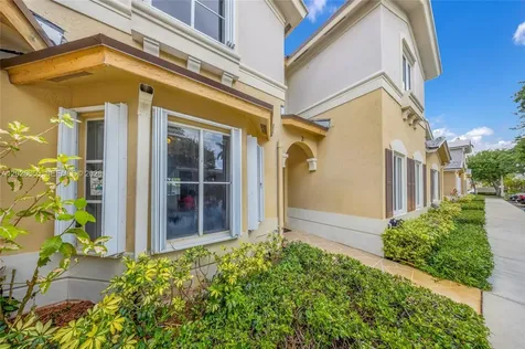 8942 W Flagler Street Miami FL 33174