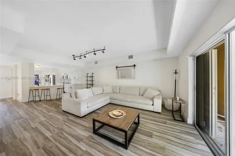 8942 W Flagler Street Miami FL 33174