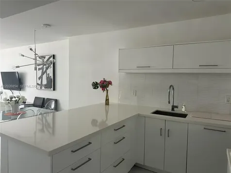 100 Lincoln Road Miami Beach FL 33139
