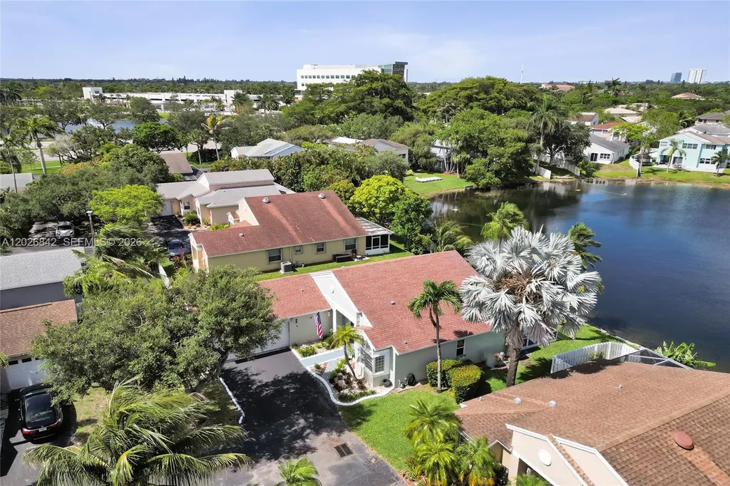 10639 Lago Welleby Drive Sunrise FL 33351