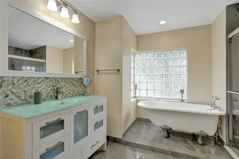 10639 Lago Welleby Drive Sunrise FL 33351