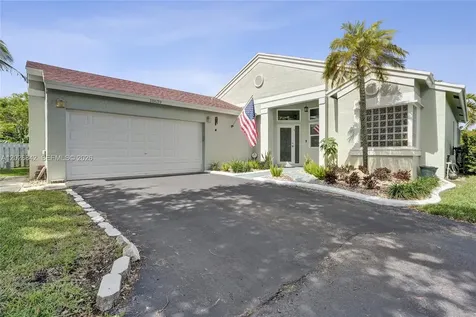 10639 Lago Welleby Drive Sunrise FL 33351