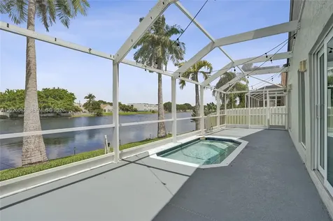 10639 Lago Welleby Drive Sunrise FL 33351