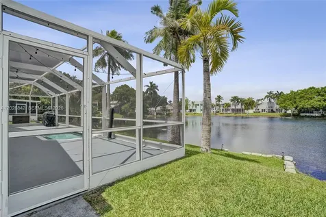 10639 Lago Welleby Drive Sunrise FL 33351