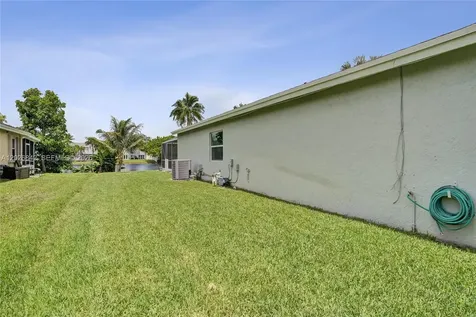10639 Lago Welleby Drive Sunrise FL 33351