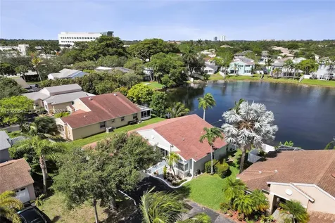 10639 Lago Welleby Drive Sunrise FL 33351