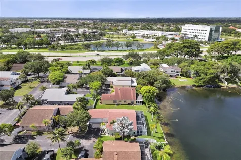 10639 Lago Welleby Drive Sunrise FL 33351