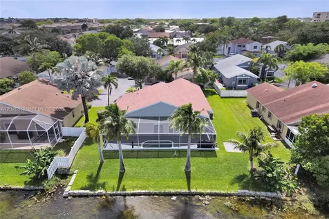 10639 Lago Welleby Drive Sunrise FL 33351