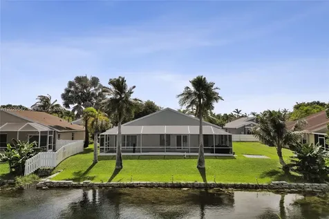 10639 Lago Welleby Drive Sunrise FL 33351
