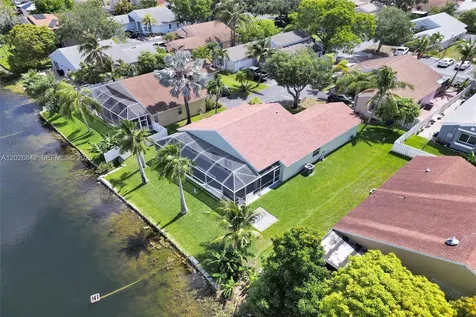 10639 Lago Welleby Drive Sunrise FL 33351