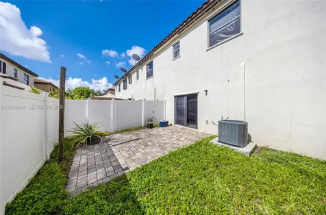 9381 W 33rd Lane Hialeah FL 33018