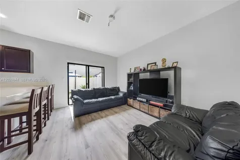 9381 W 33rd Lane Hialeah FL 33018