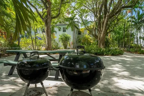 5590 SW 78th Street Miami FL 33143