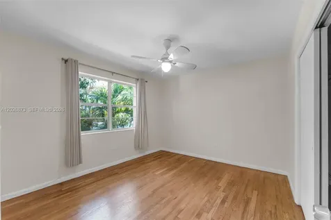 5590 SW 78th Street Miami FL 33143