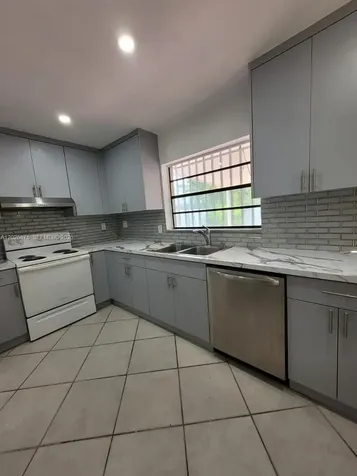 2438 SW 109th Court Miami FL 33165