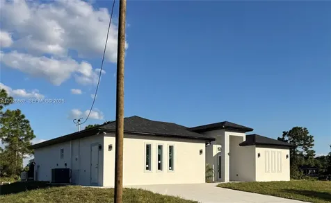 713 Da Vinci Avenue S Lehigh Acres FL 33974