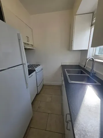 7155 Rue Notre Dame Miami Beach FL 33141