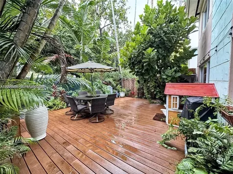 1115 Meridian Avenue Miami Beach FL 33139