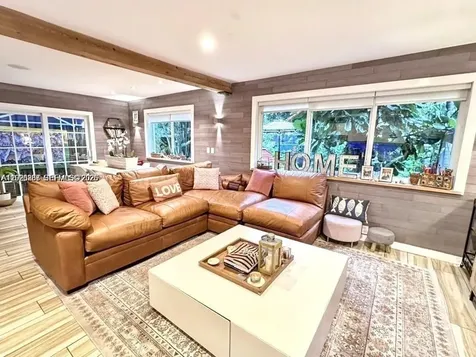 1115 Meridian Avenue Miami Beach FL 33139