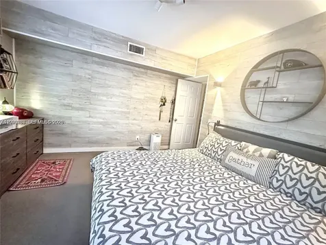 1115 Meridian Avenue Miami Beach FL 33139