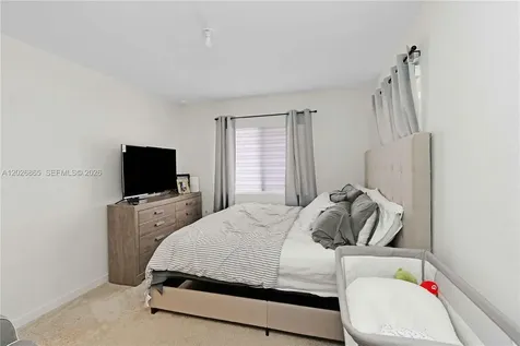 1036 SE 24th Avenue Homestead FL 33035