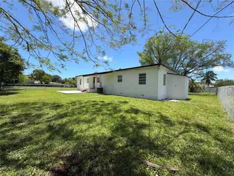 2035 NW 113th Terrace Miami FL 33167