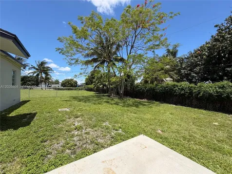 2035 NW 113th Terrace Miami FL 33167