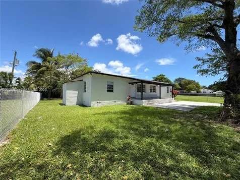 2035 NW 113th Terrace Miami FL 33167