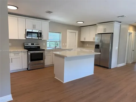 2035 NW 113th Terrace Miami FL 33167
