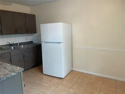 825 SW 9th Street Hallandale Beach FL 33009