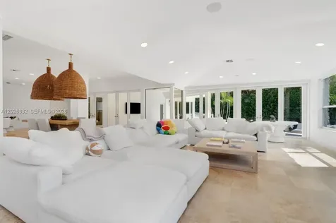 7155 E Lago Drive Coral Gables FL 33143