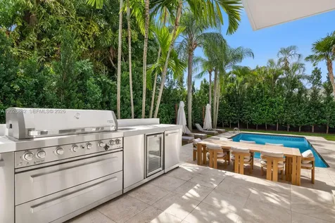 7155 E Lago Drive Coral Gables FL 33143